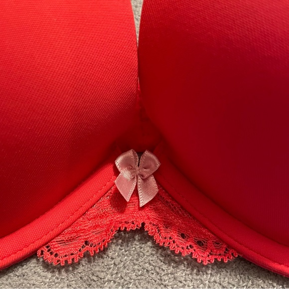 Victoria’s Secret lace dream angels push up bra size 32D - Picture 2 of 8